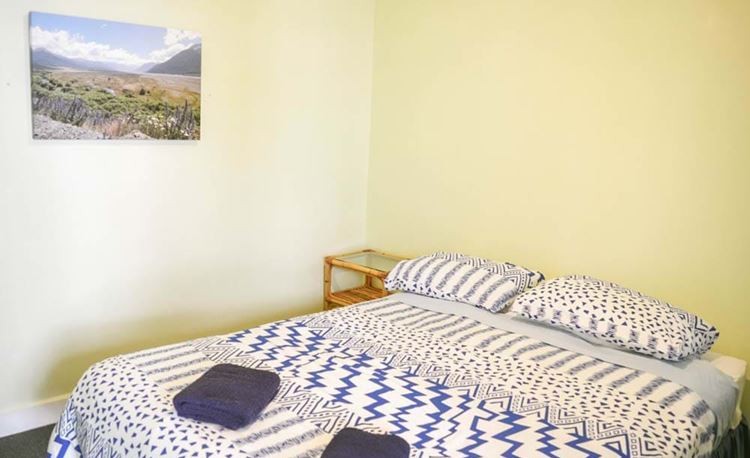 YHA Whanganui double bed