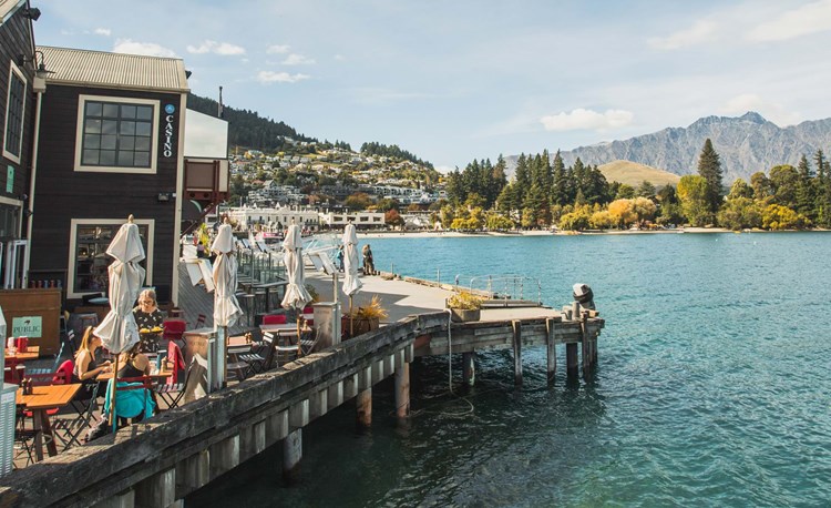 Queenstown waterfront with restaurants on Lake Wakatipu